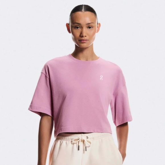 On Women's Club Boxy-T - Picture 3 of 6